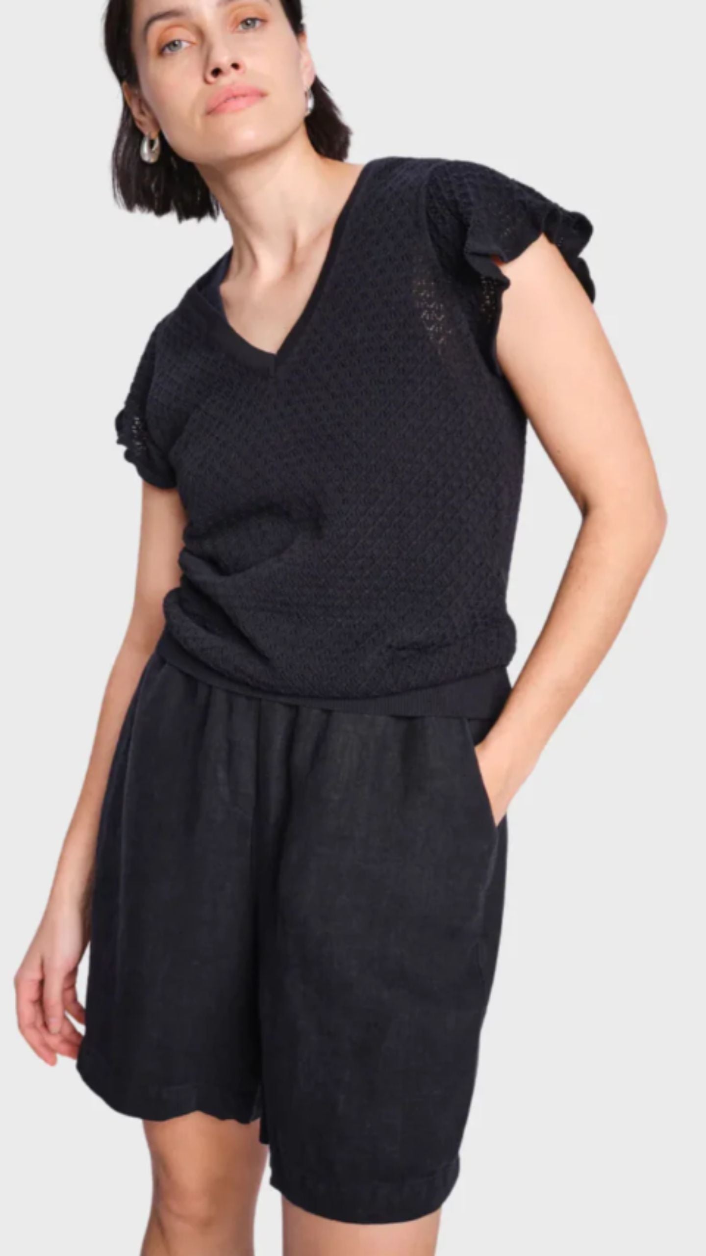 Ele Linen Bermuda Shorts