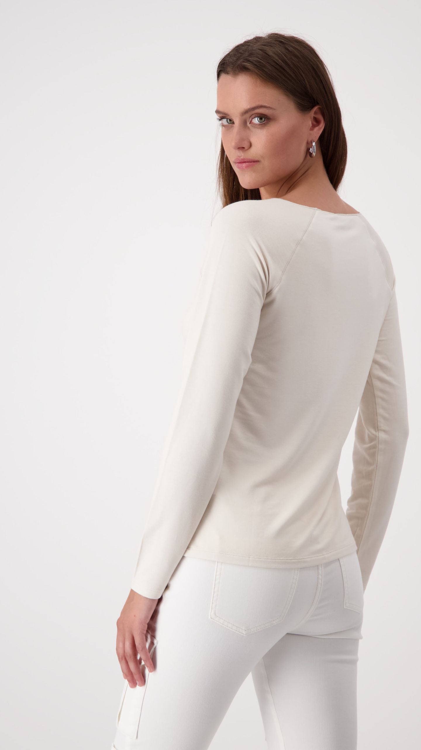 Round Neck L/S Tee