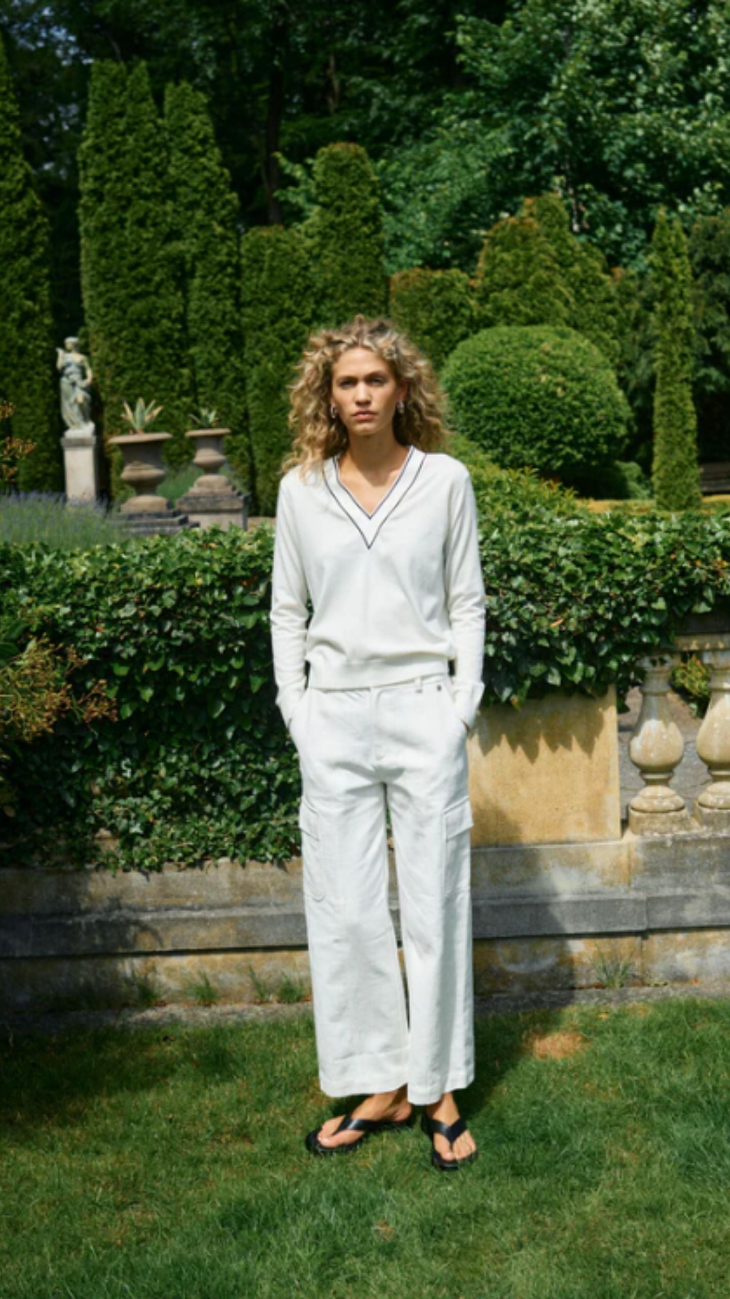 Relena Prep V - Neck Knit