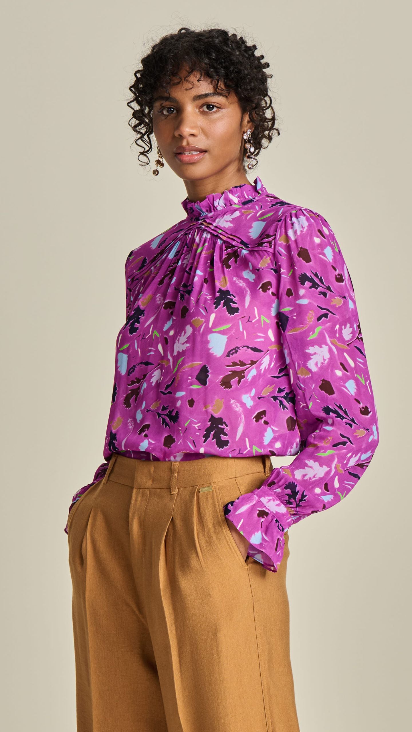 POM Frill neck top