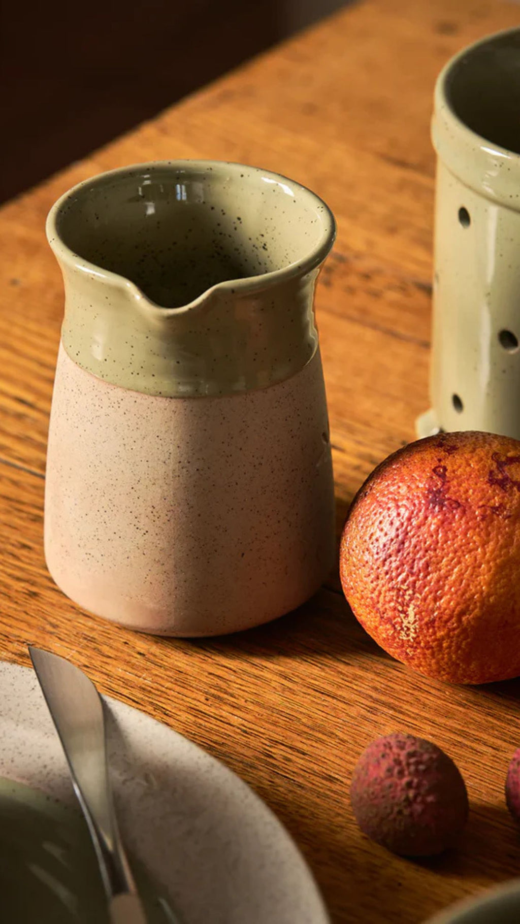 Peppercorn jug