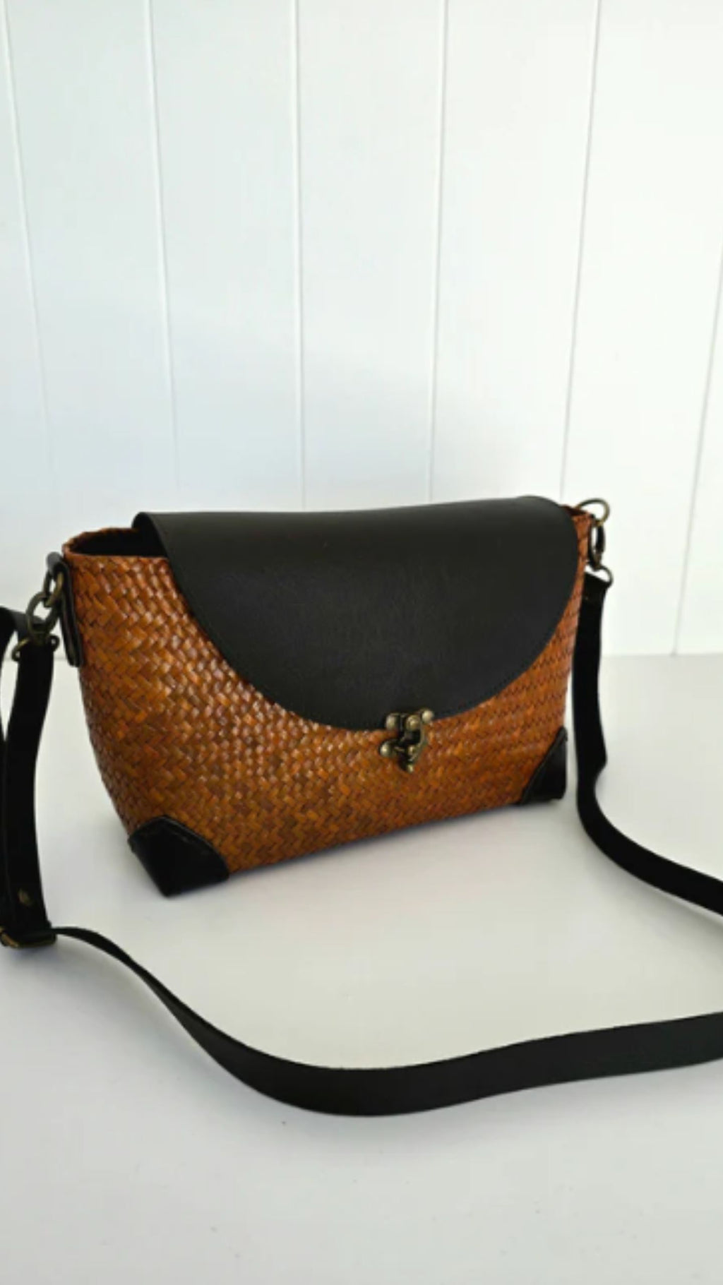 Nira Handbag