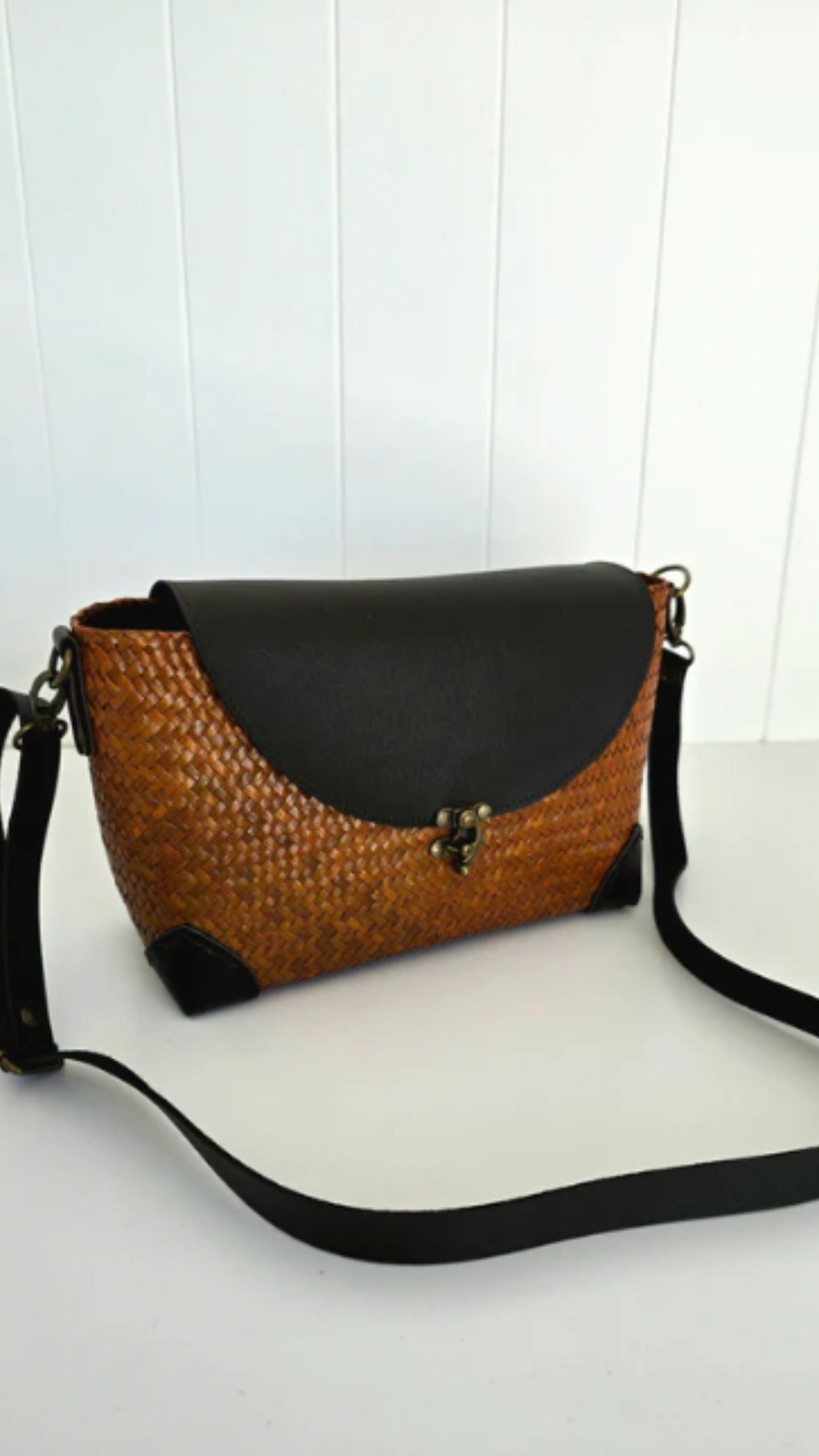 Nira Handbag