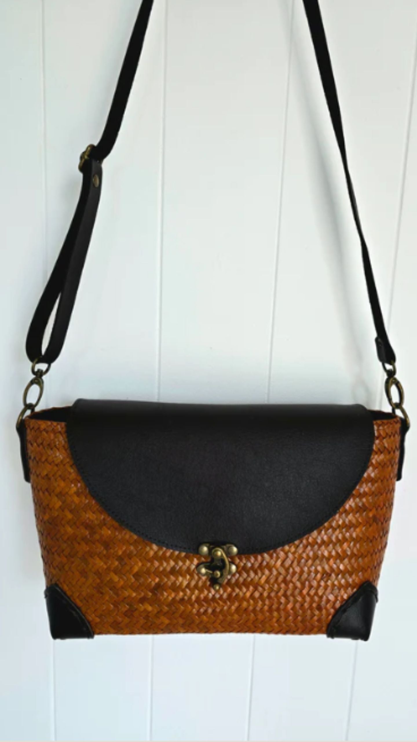 Nira Handbag