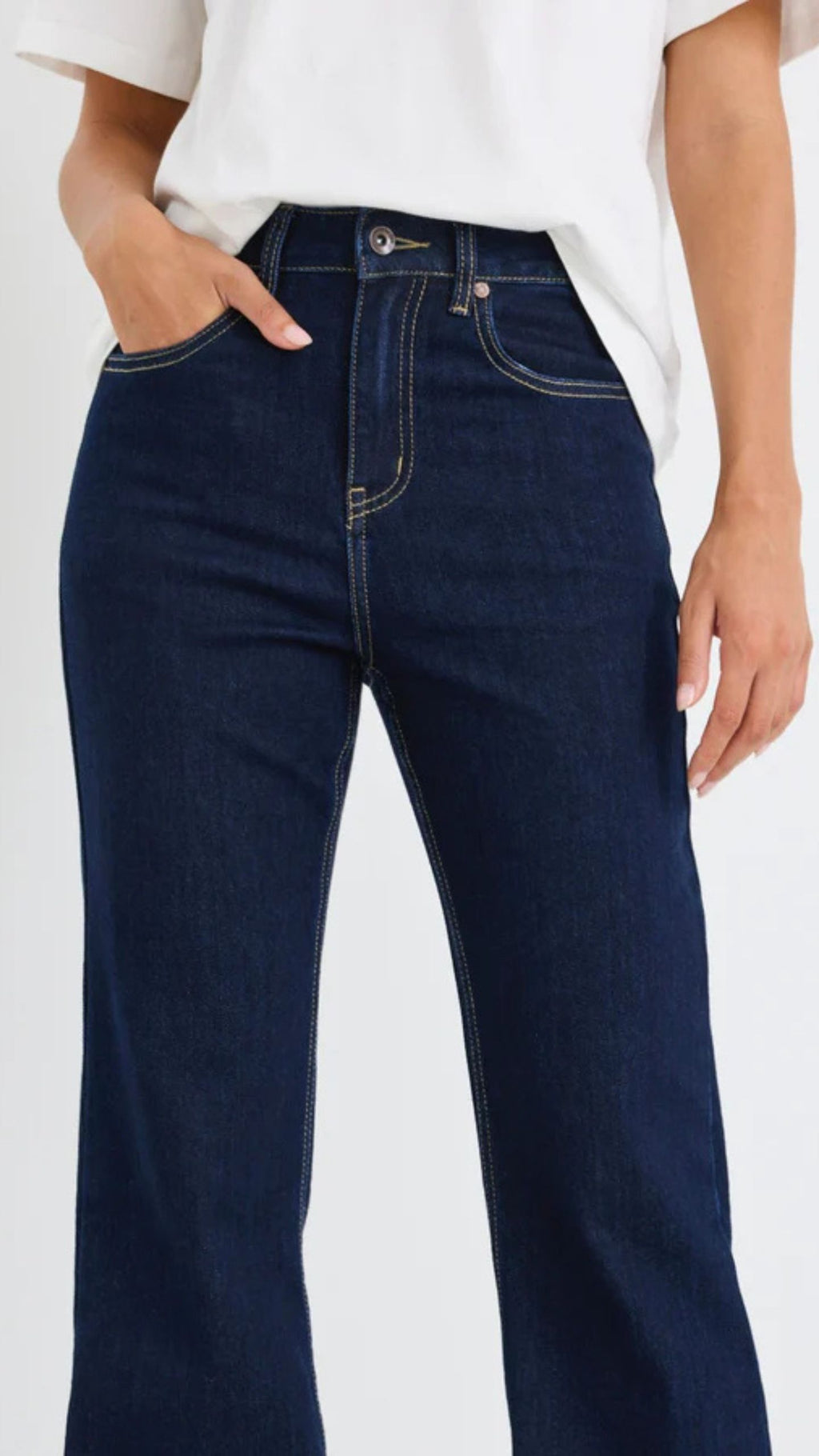 Farah High Rise Soft Flare Jean