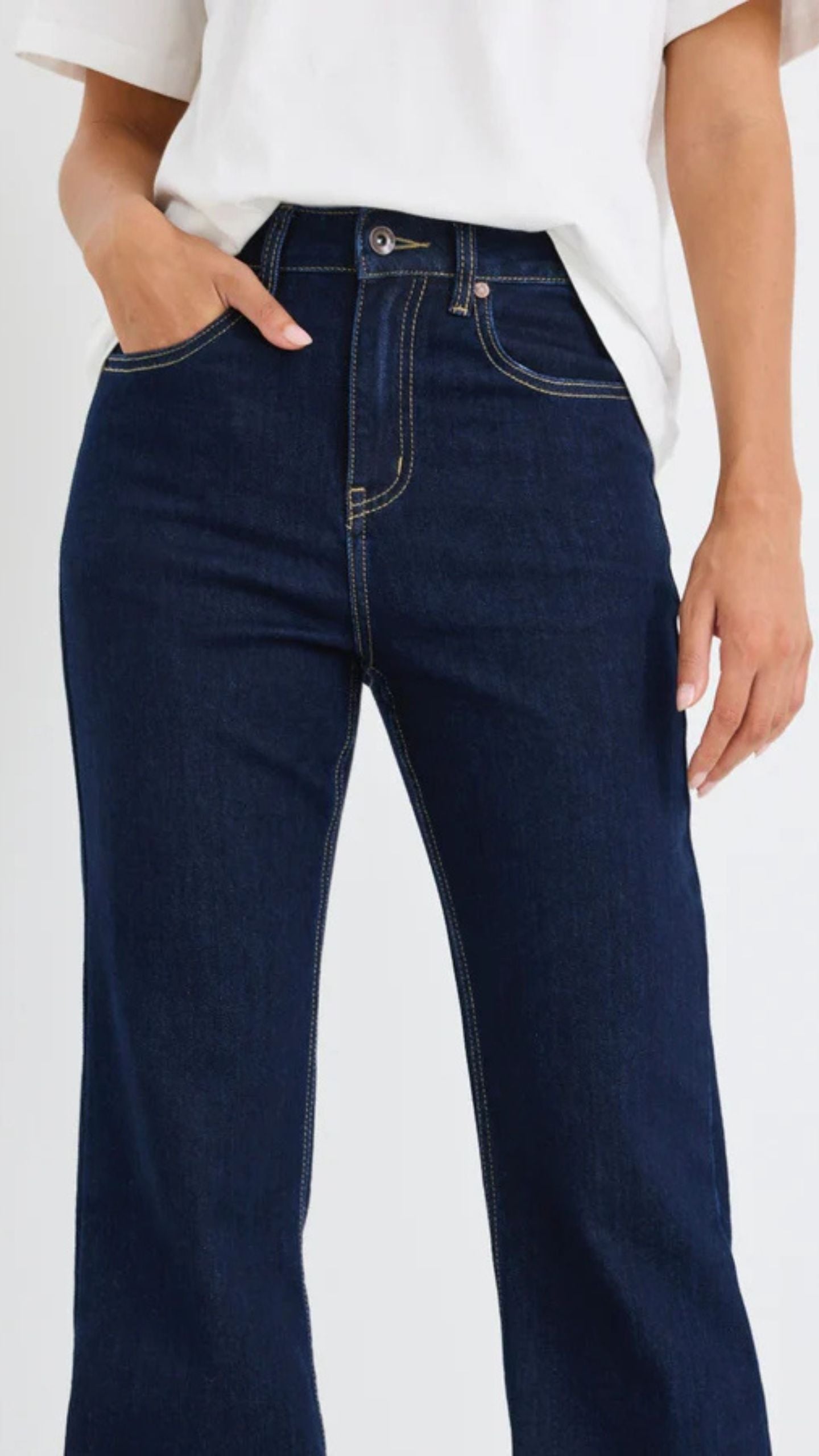 Farah High Rise Soft Flare Jean