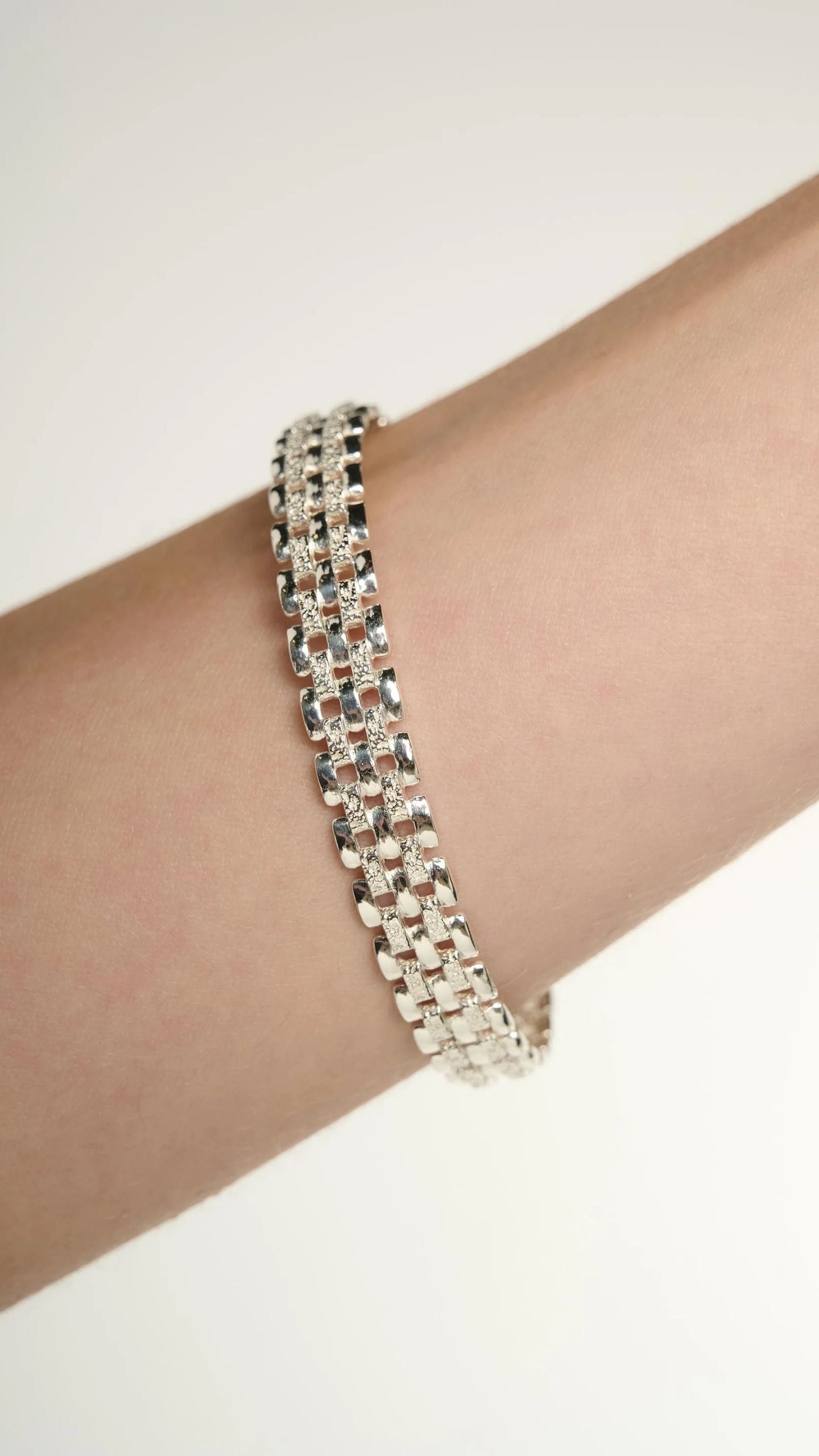 Form Bangle